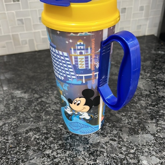 🥤 Disney World’s 50th Anniversary travel cup - Picture 3 of 6